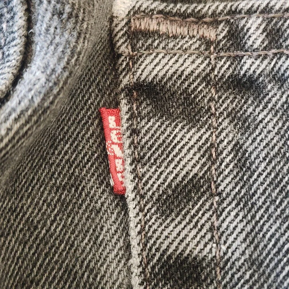 Vintage Levi's 560 Jeans Mens 34x30 Faded Gray Black Loose Tapered Made USA 90s